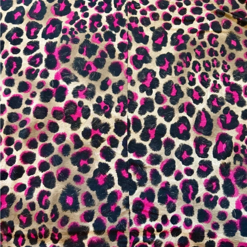 💗Gorgeous Dear Scarlett Mocha Magenta Leopard print dolman style blouse🤎 - Picture 5 of 10